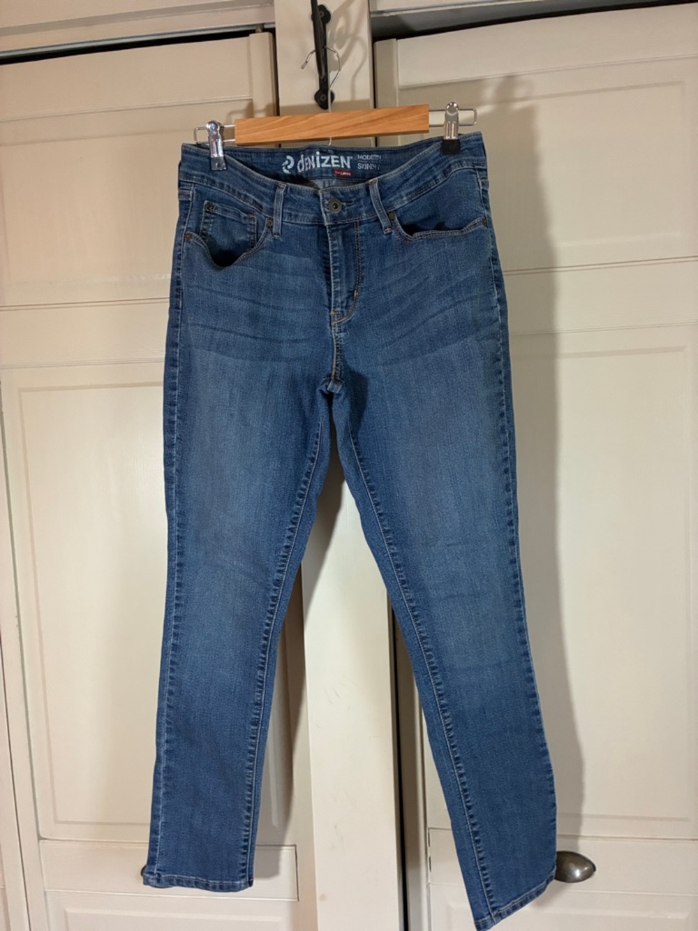 Denizen from Levi's Modern Skinny Jeans Size 10 M. GUC
